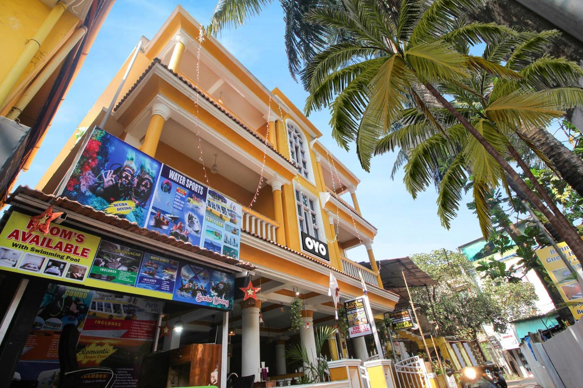 Collection O Romeos Place Baga Beach Hotel Calangute Exterior foto