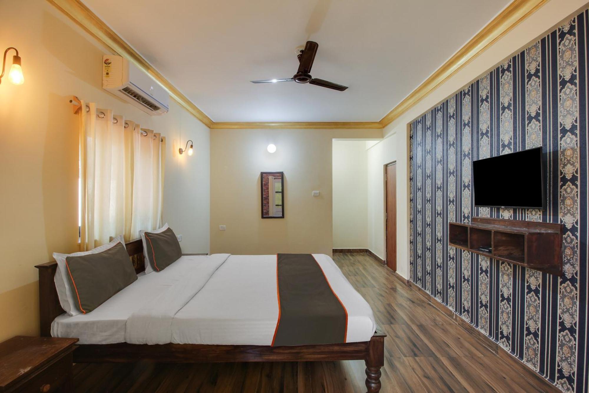 Collection O Romeos Place Baga Beach Hotel Calangute Exterior foto