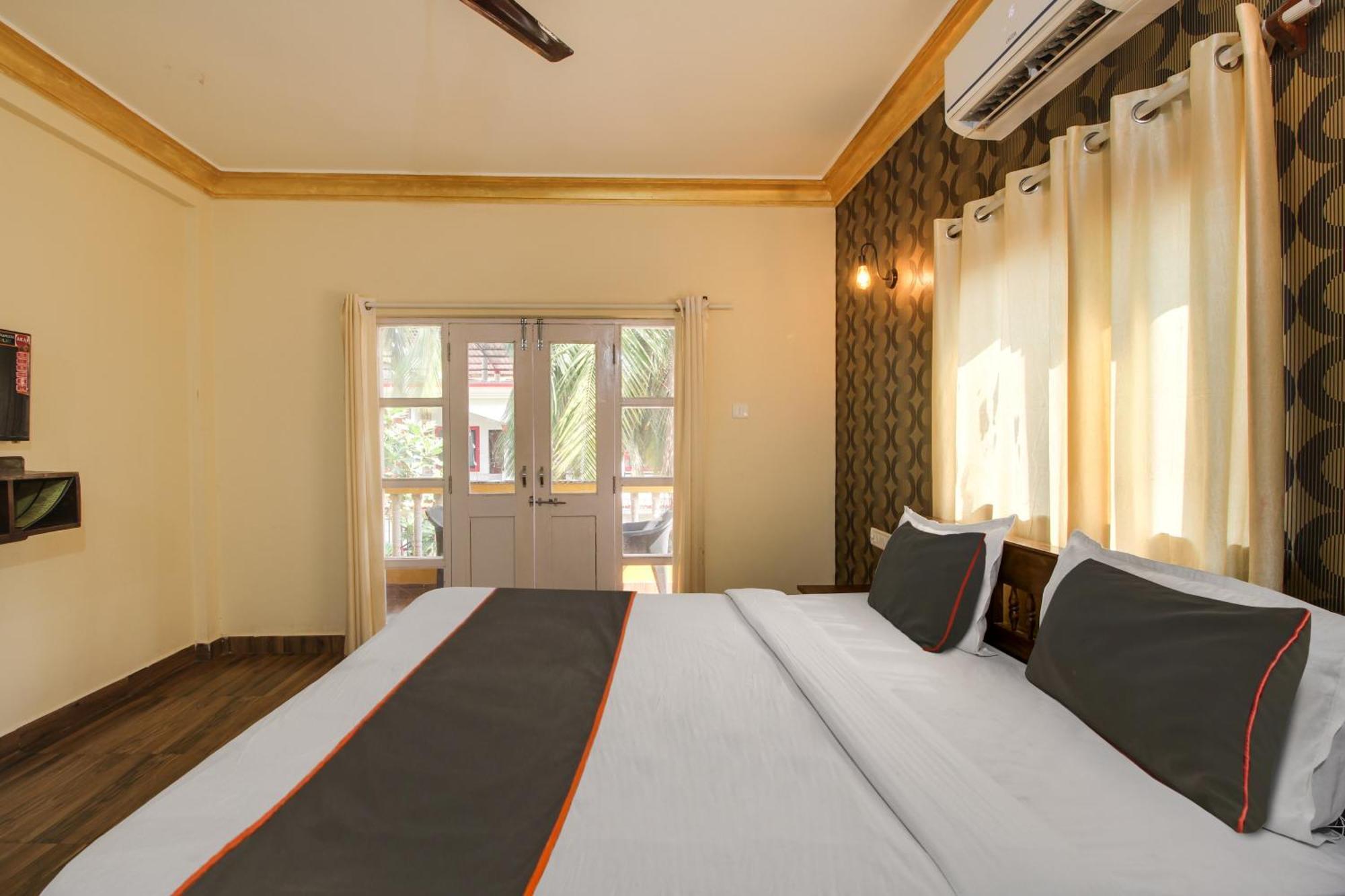 Collection O Romeos Place Baga Beach Hotel Calangute Exterior foto