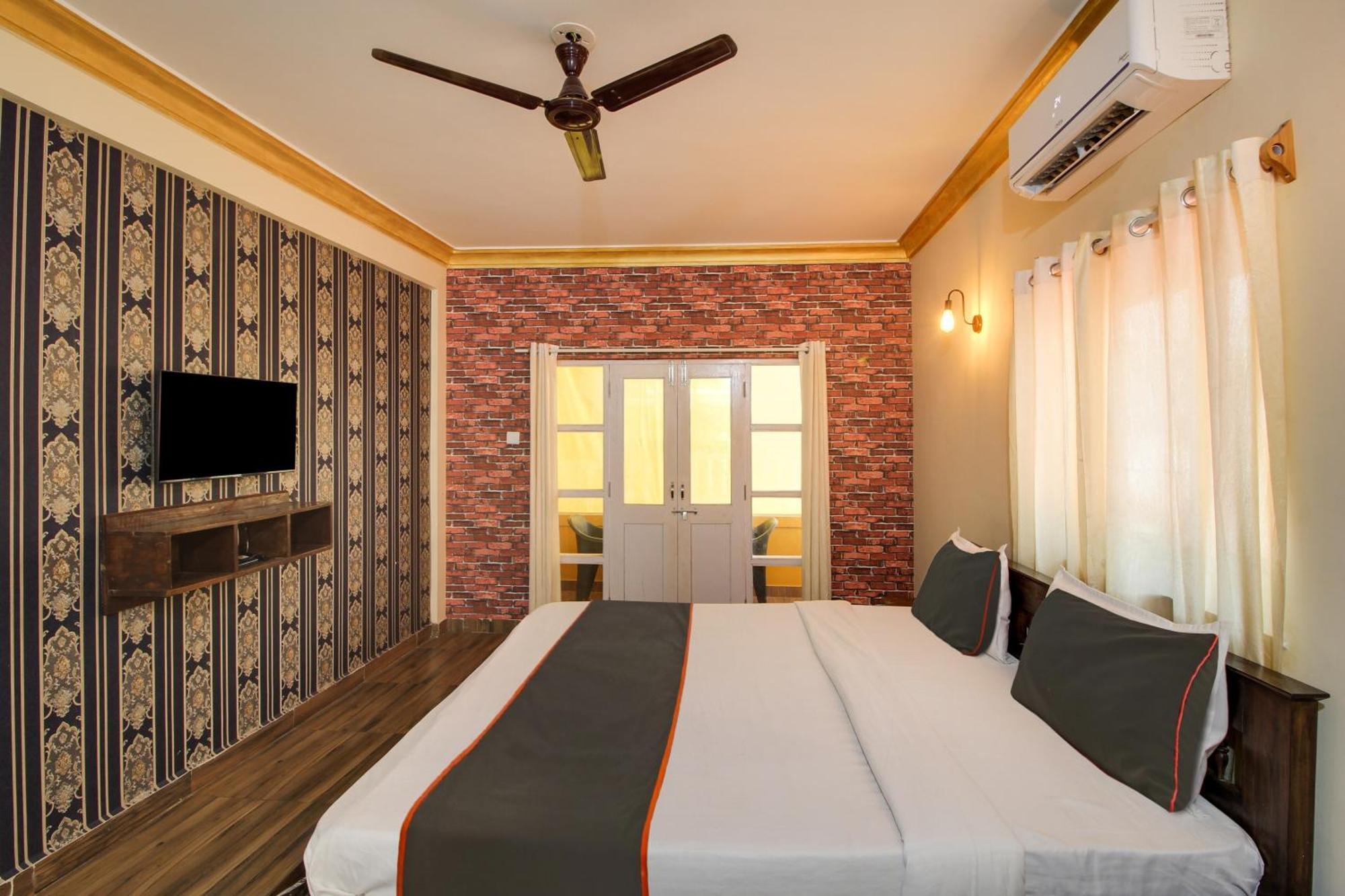 Collection O Romeos Place Baga Beach Hotel Calangute Exterior foto
