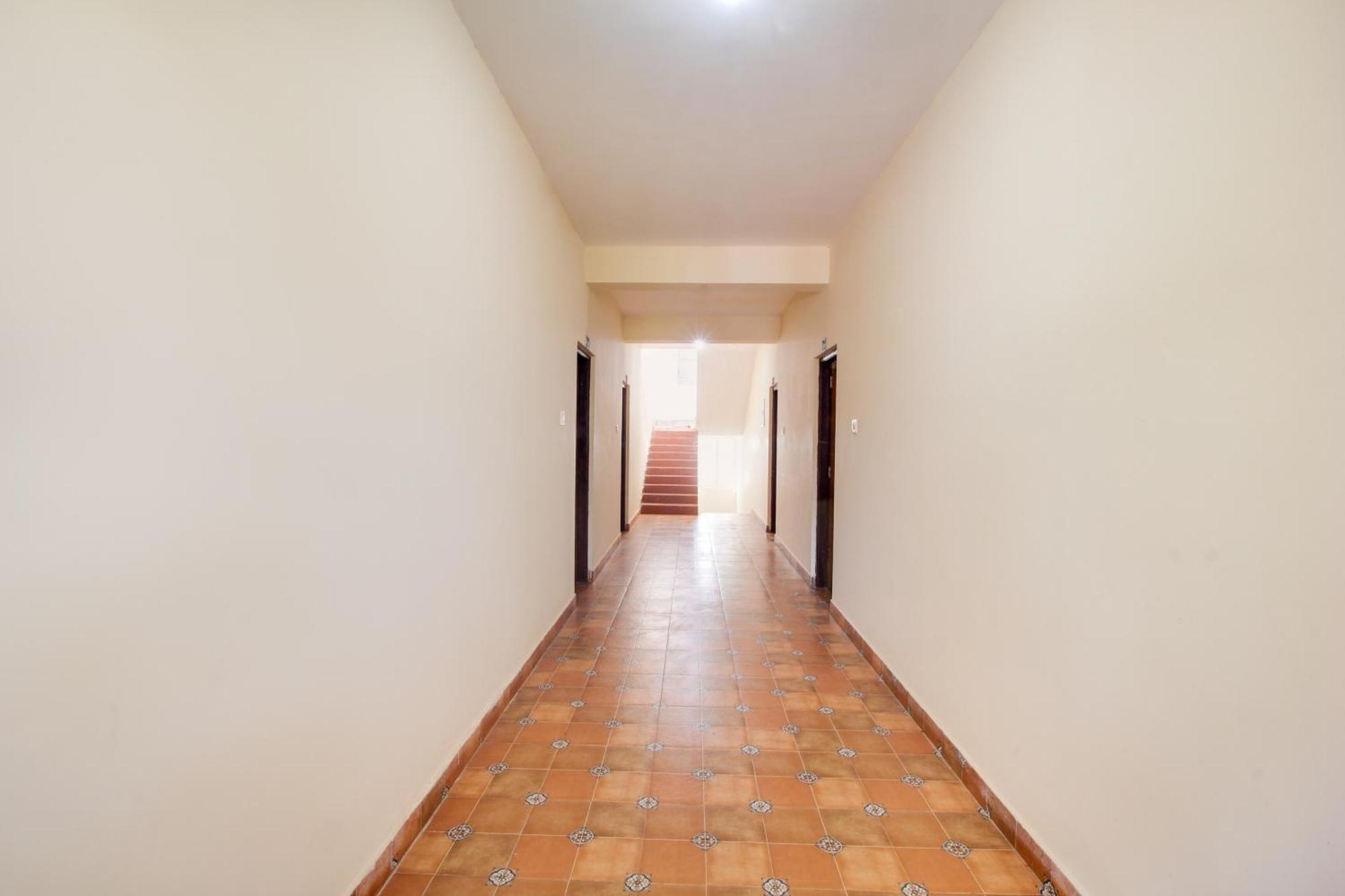 Collection O Romeos Place Baga Beach Hotel Calangute Exterior foto