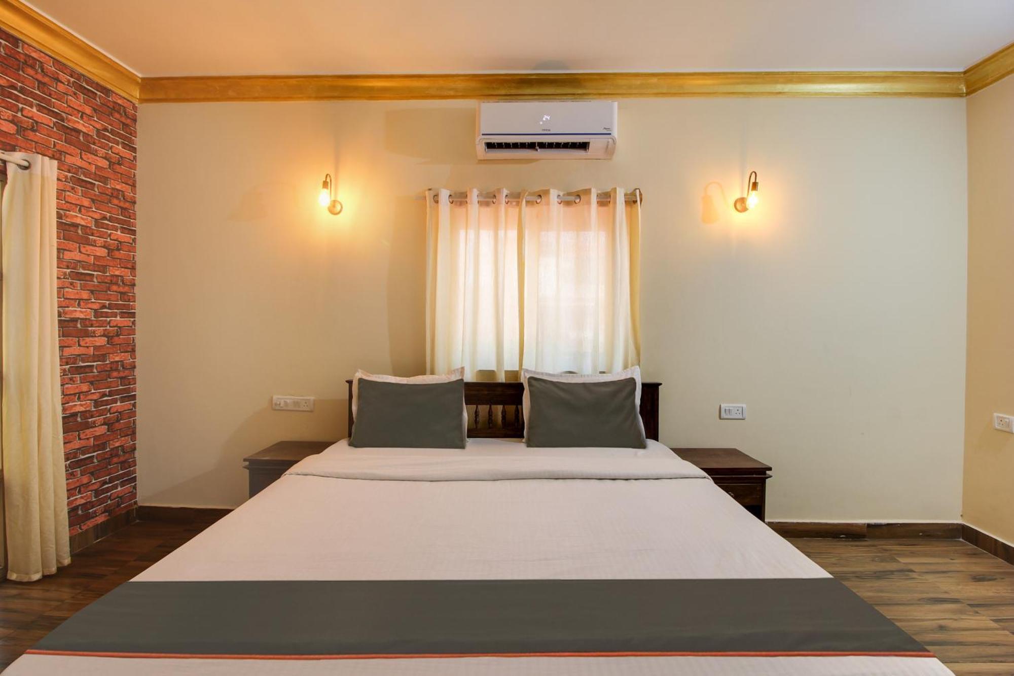 Collection O Romeos Place Baga Beach Hotel Calangute Exterior foto
