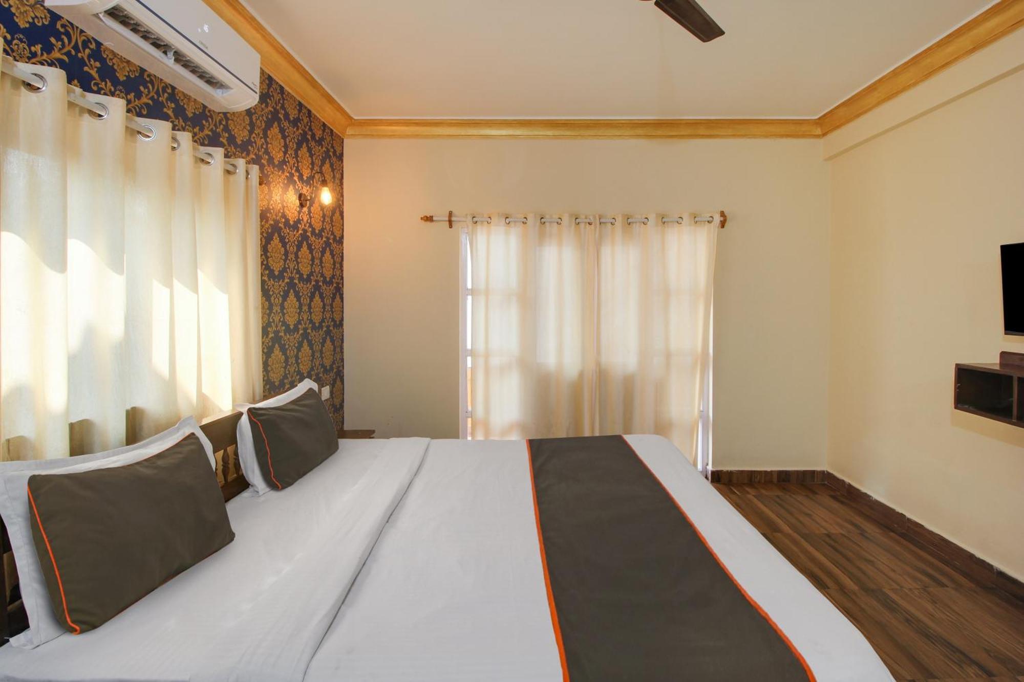 Collection O Romeos Place Baga Beach Hotel Calangute Exterior foto