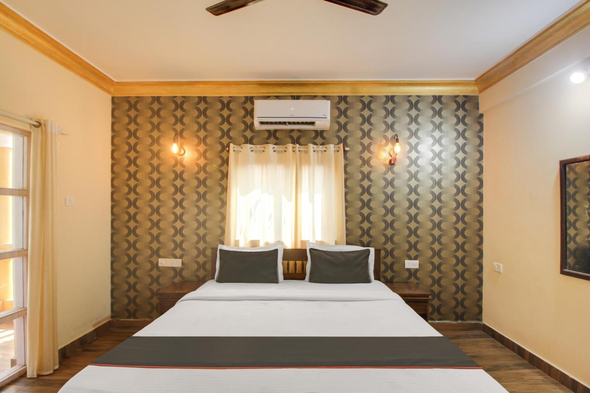 Collection O Romeos Place Baga Beach Hotel Calangute Exterior foto