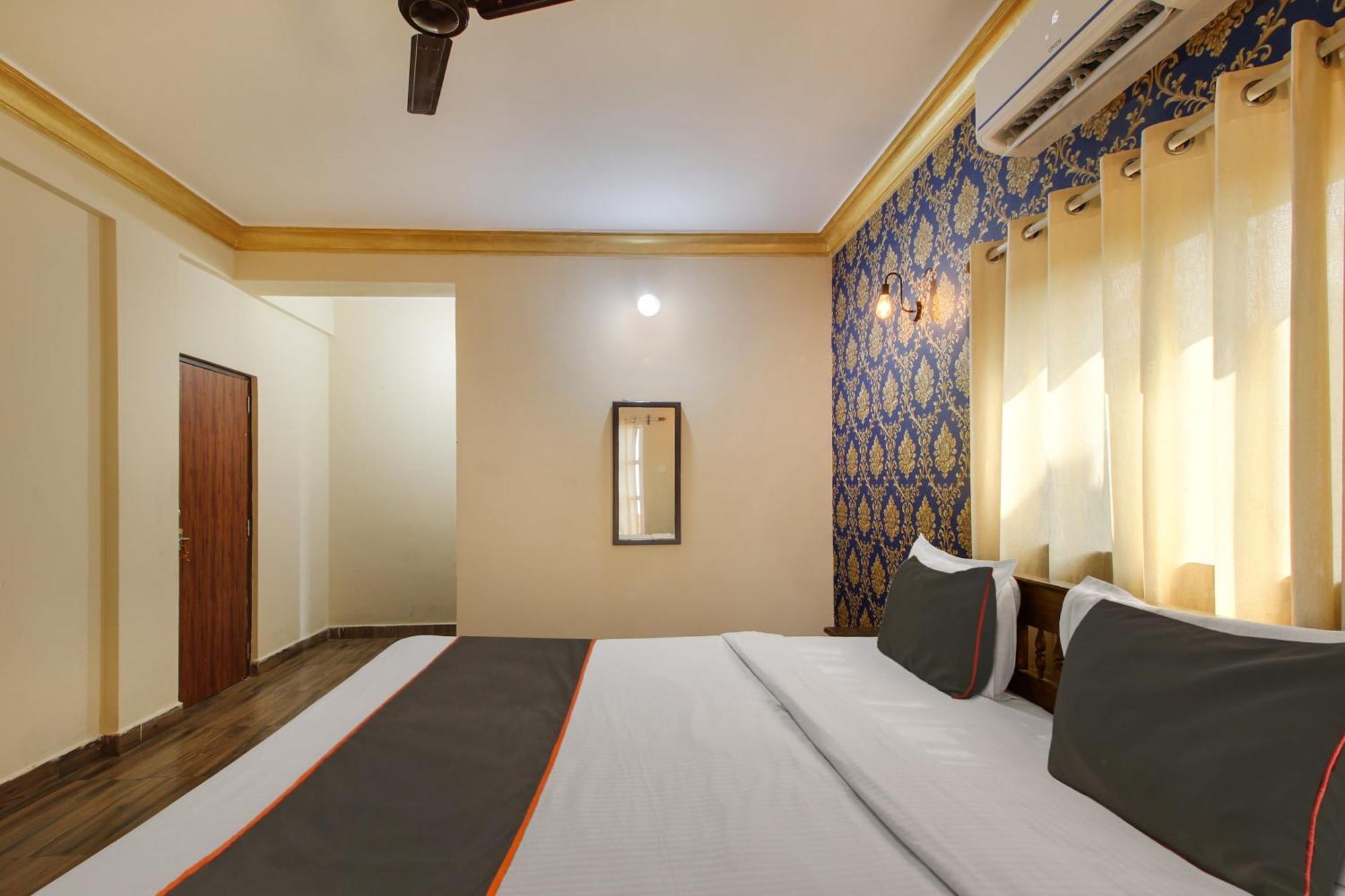 Collection O Romeos Place Baga Beach Hotel Calangute Exterior foto
